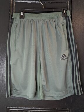 Adidas Shorts Men’s Green Athletic Shorts NEW
